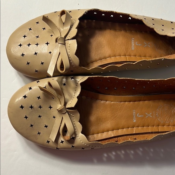 XJ Fashion Beige Ballet Flats Size 8 - Picture 3 of 3